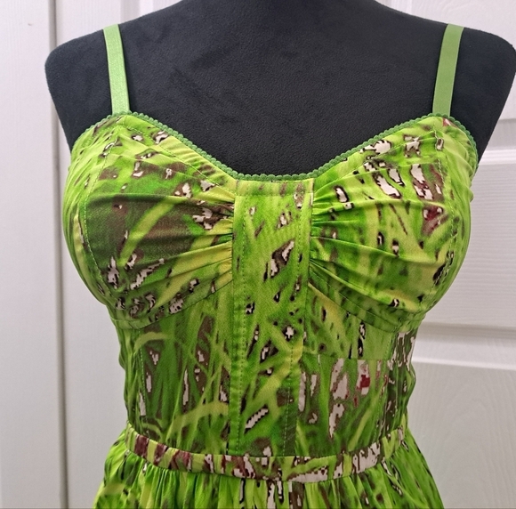 Anthropologie Silk Sculpted Green Grass Slip Dress     Size 2 - Picture 3 of 15